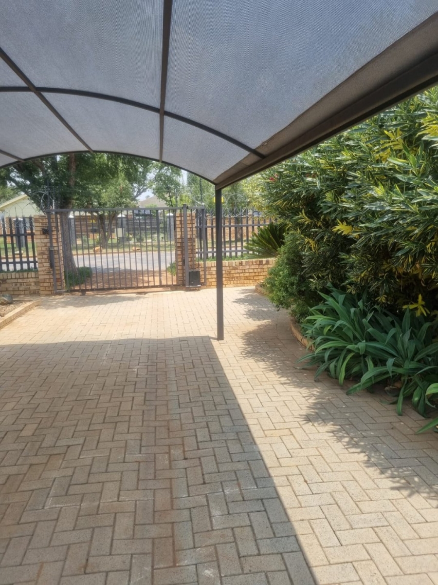 3 Bedroom Property for Sale in Wolmaransstad North West